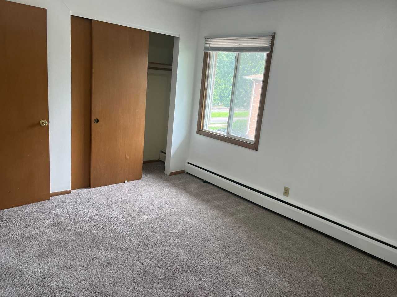 South Pleasant Apartments - Photo 2 of 4