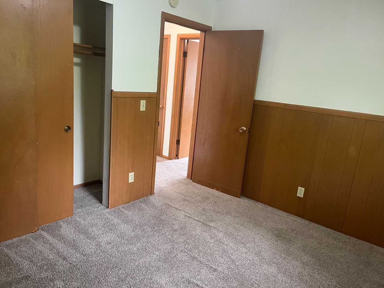 South Pleasant Apartments - Photo 3 of 4