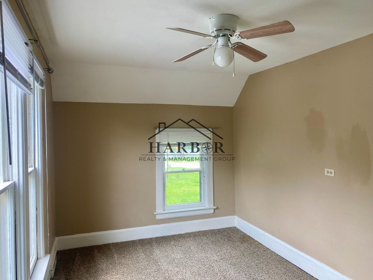 17 6th Ave Se - Photo 3 of 14