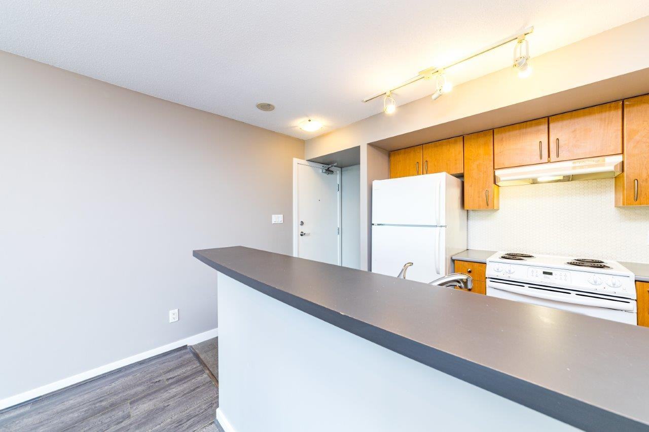 1295 Richards Street #1607 - Photo 3 of 19