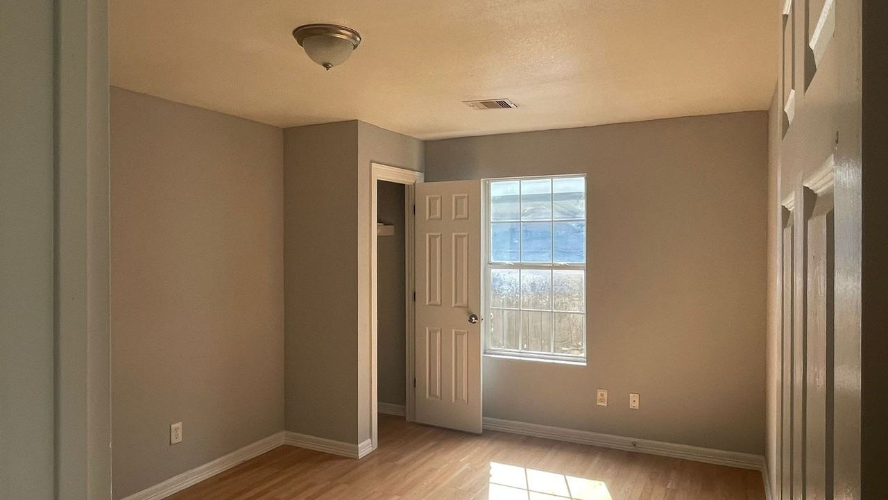 6515 Avenue B #D - Photo 5 of 5