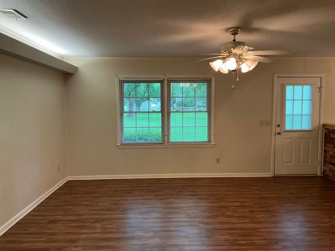 2504 Mahan Dr - Photo 2 of 21