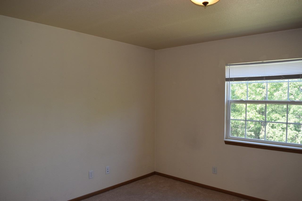 22545B Hollow Oak Ln - Photo 6 of 28