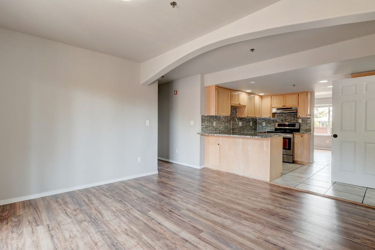 300 N Oak Harbor St #C102 - Photo 3 of 26