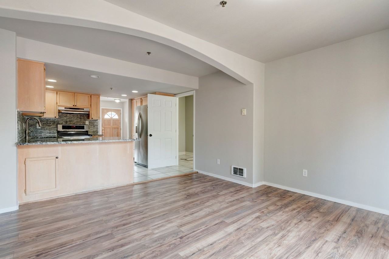 300 N Oak Harbor St #C102 - Photo 4 of 26