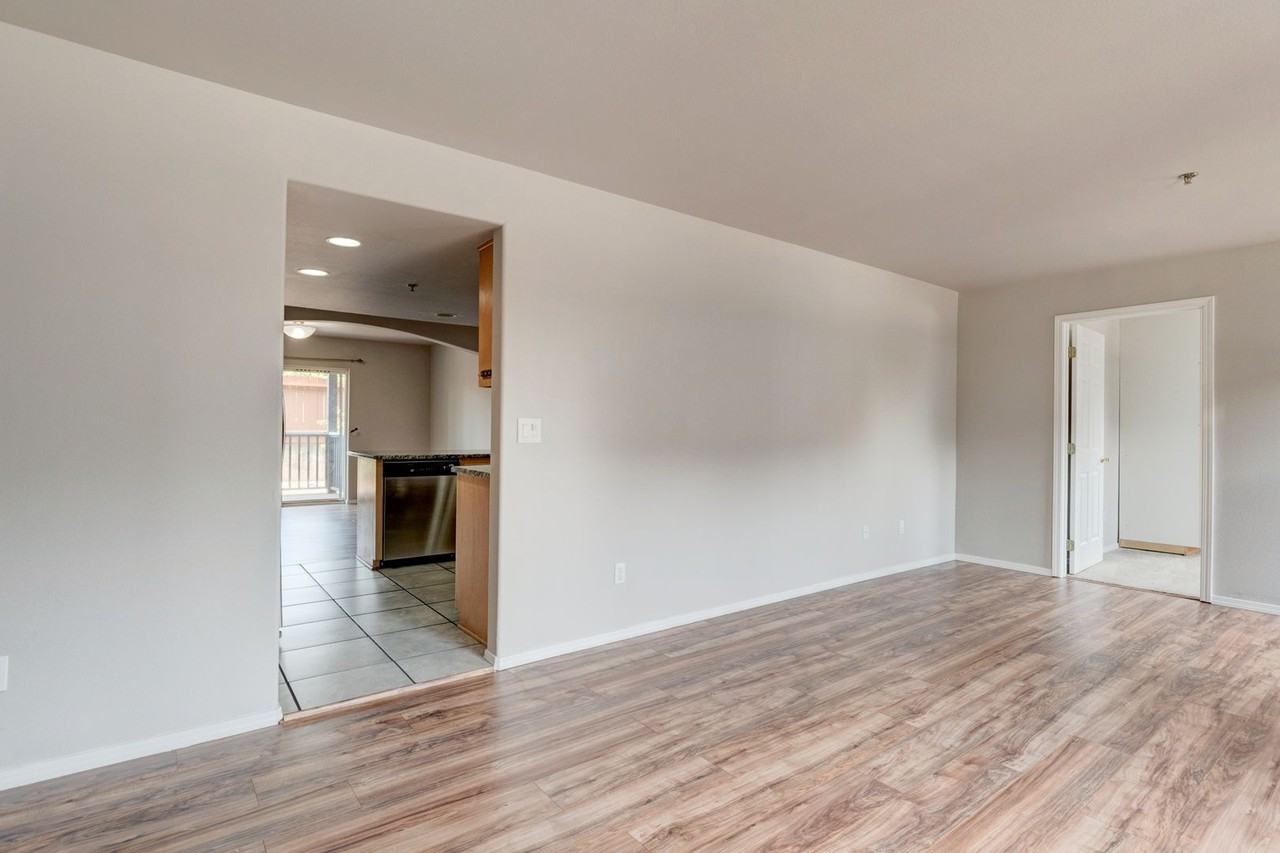 300 N Oak Harbor St #C102 - Photo 6 of 26
