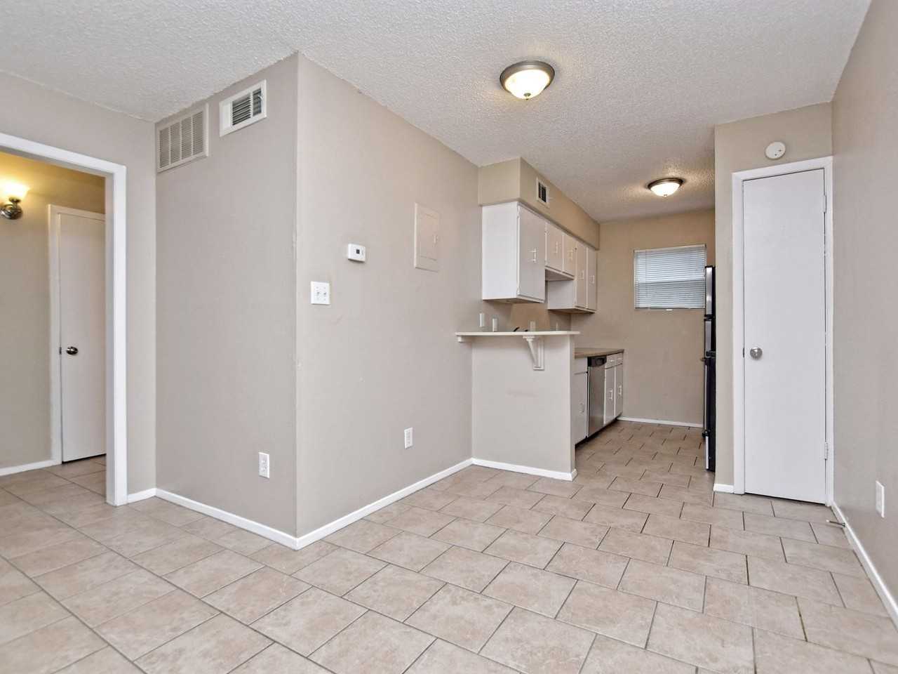 Peppertree Apartments - Photo 6 of 31