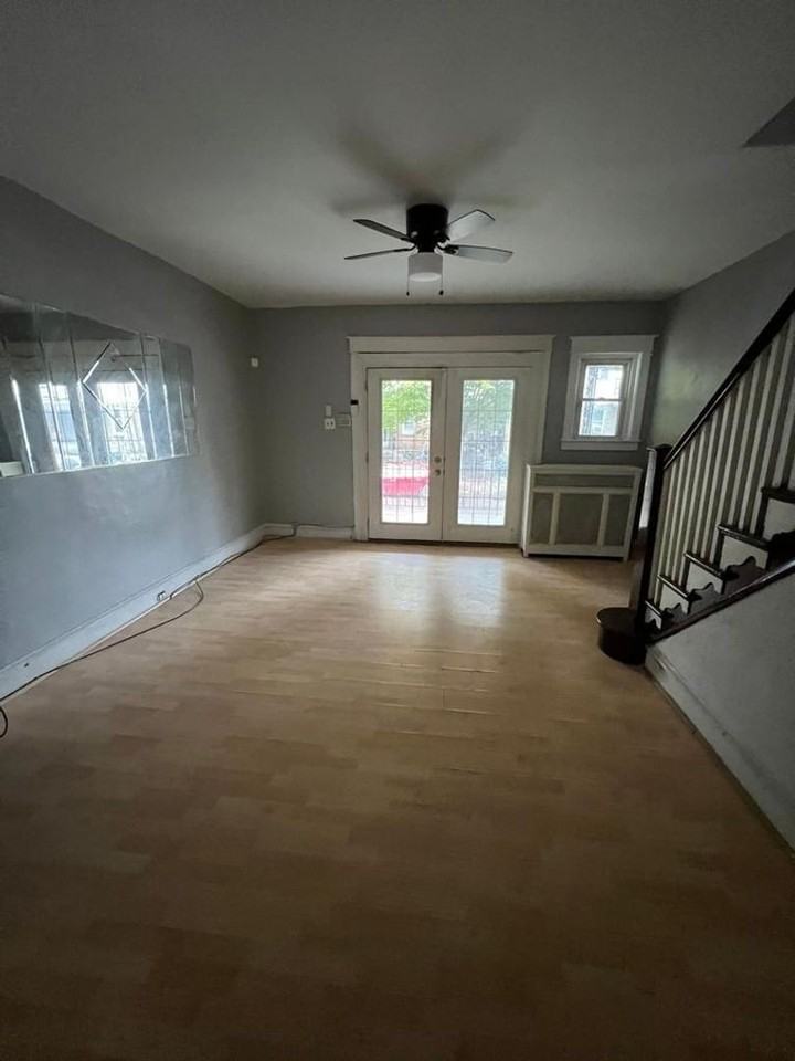 931 Granite St - Photo 4 of 10