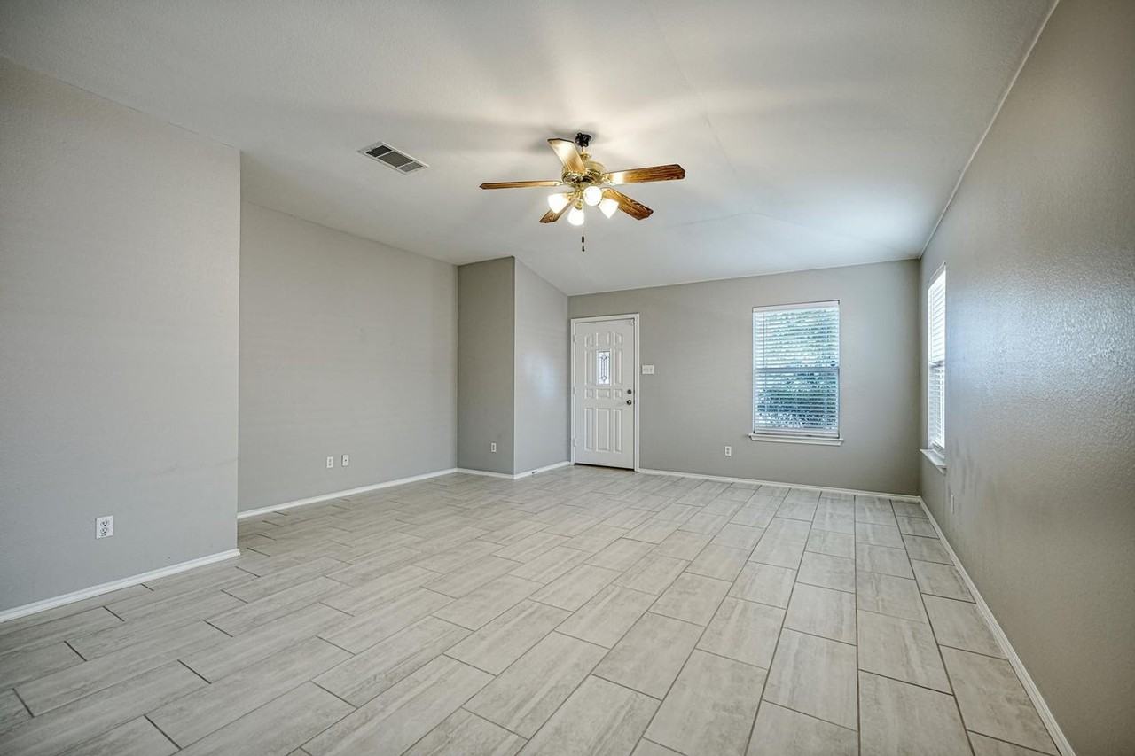 3109 Caleb Dr - Photo 5 of 21