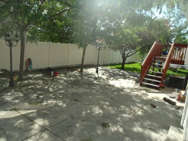 729 E 2700 N - Photo 2 of 14