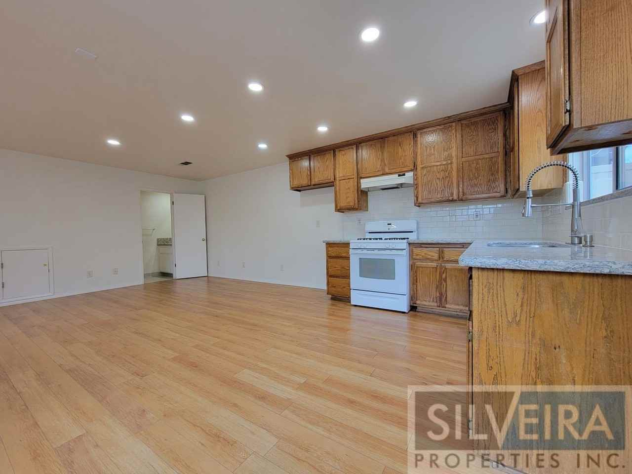 715 W Alvin Ave #B - Photo 4 of 26
