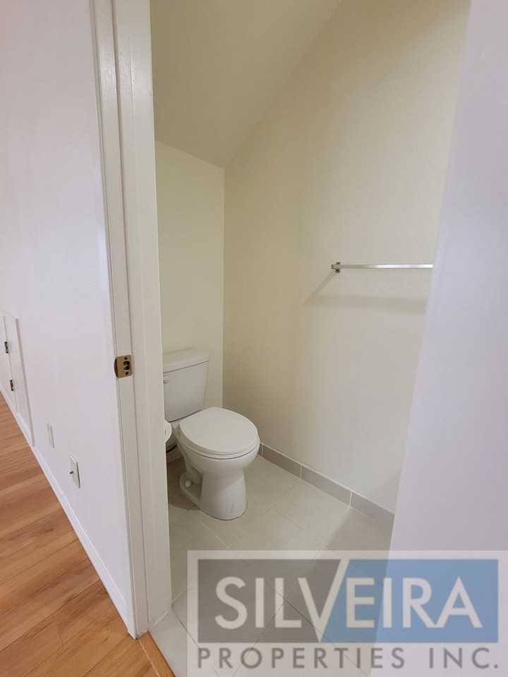 715 W Alvin Ave #B - Photo 7 of 26