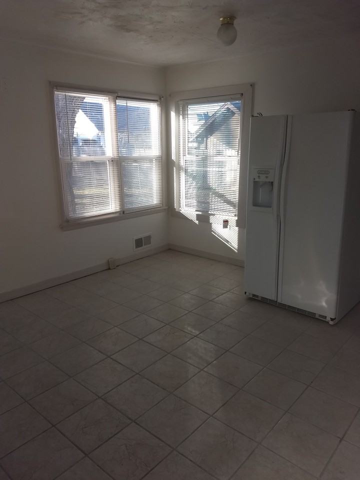 5814 N 25th Ave - Photo 3 of 11