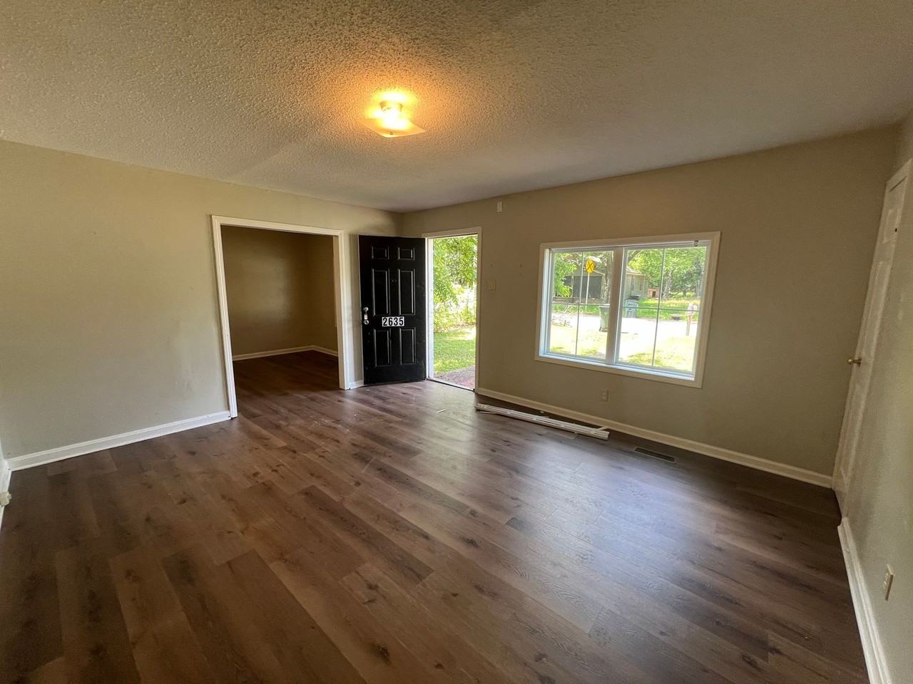 2635 20th St - Photo 4 of 19
