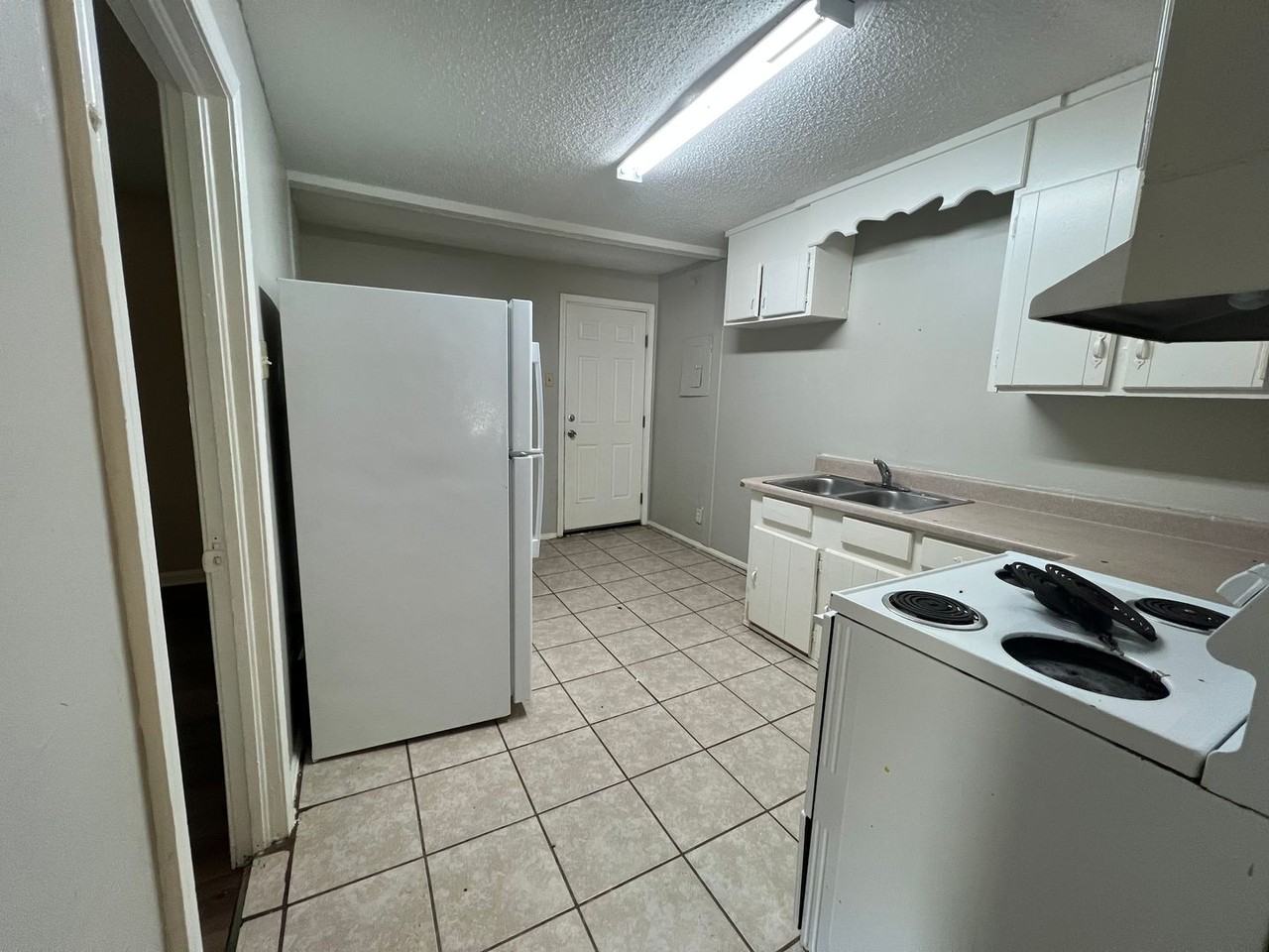 2635 20th St - Photo 7 of 19