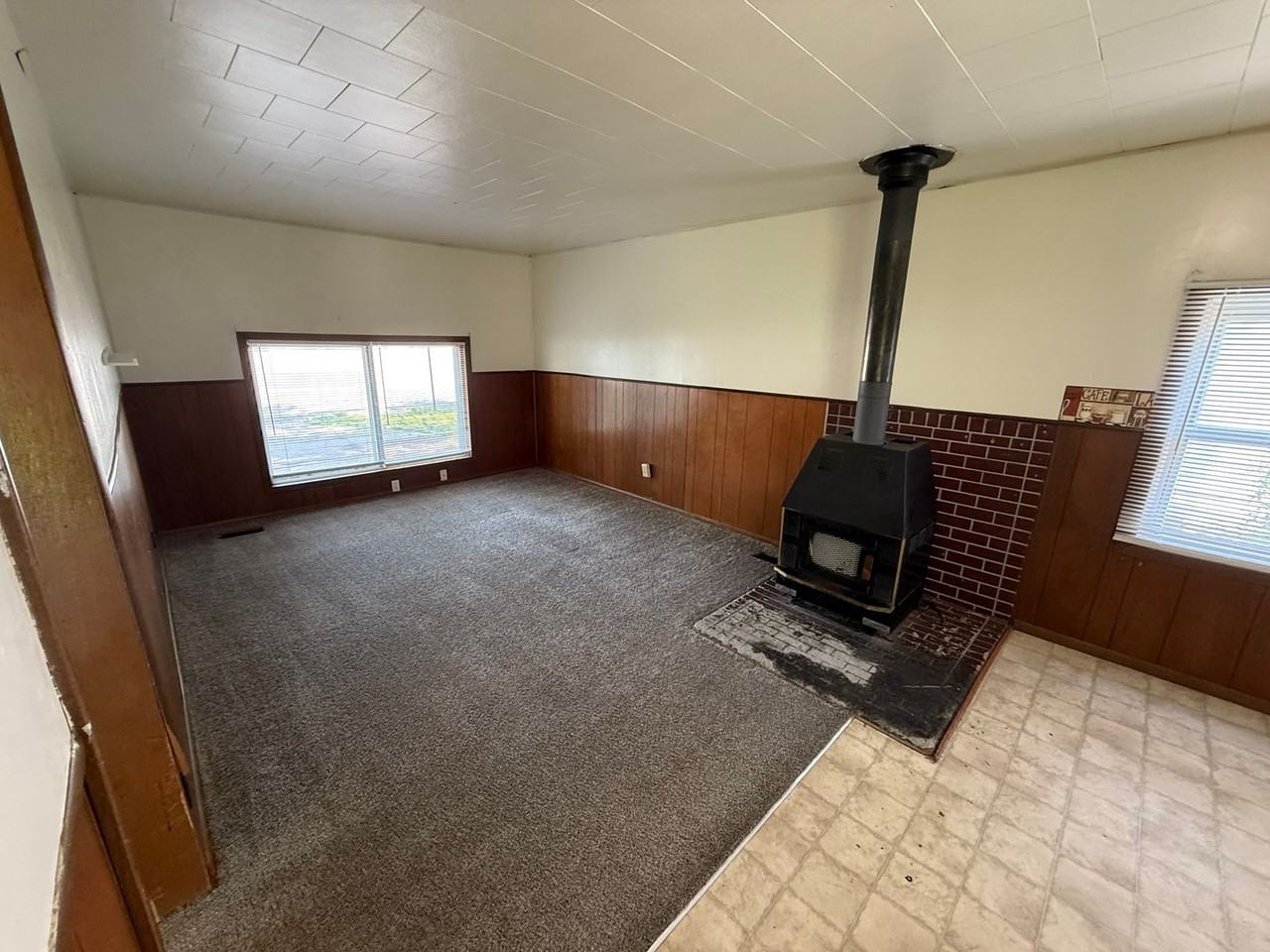 537 Sheridan Dr - Photo 3 of 14