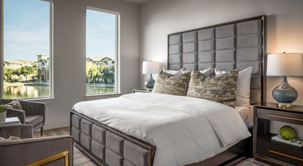 601 East Las Colinas Boulevard - Photo 2 of 12