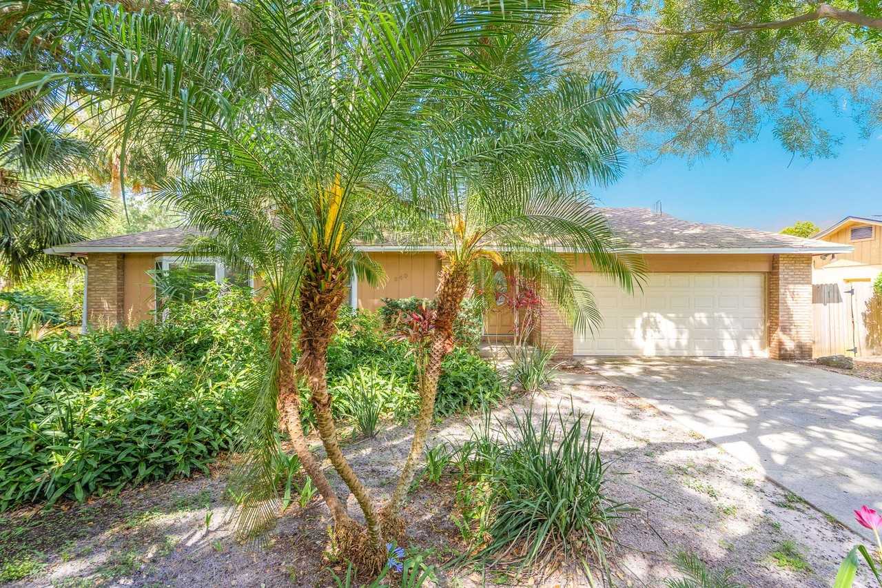 540 S Center St - Photo 2 of 30