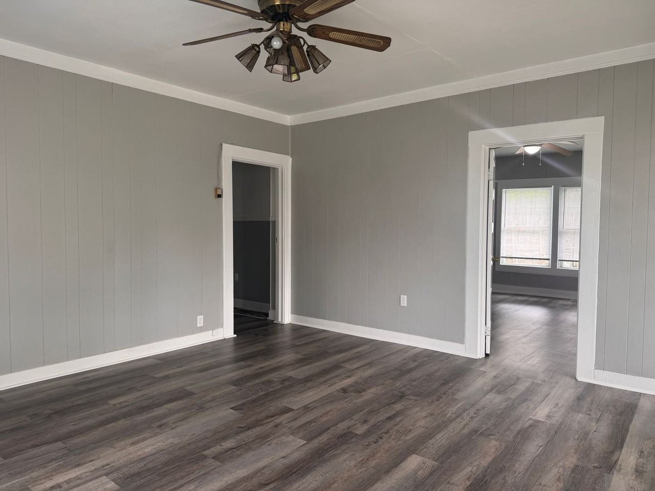 307 17th St - Photo 3 of 10