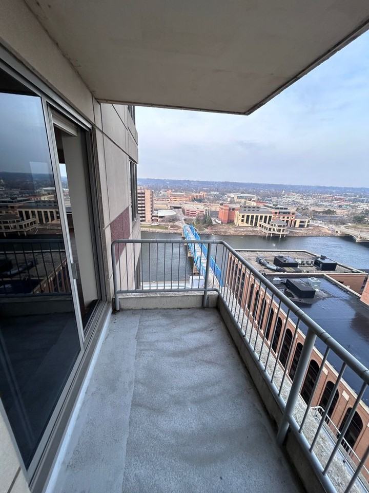 107 Campau Cir Nw - Photo 3 of 30