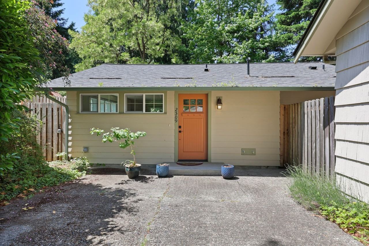 2509 Buker St Se - Photo 2 of 23