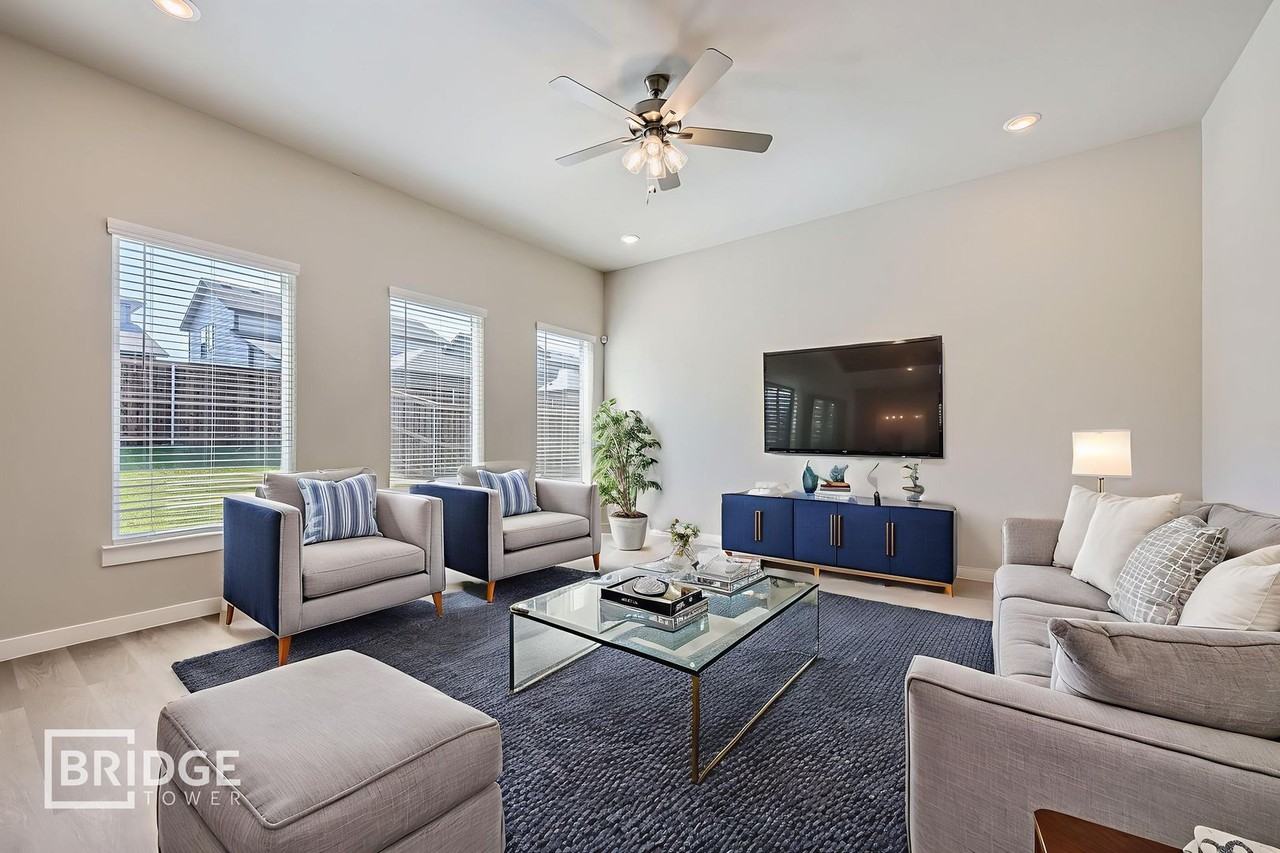 933 Jacquelyne Dr - Photo 4 of 17