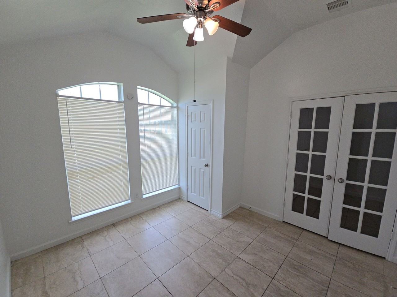 1306 Squire Dr - Photo 3 of 29