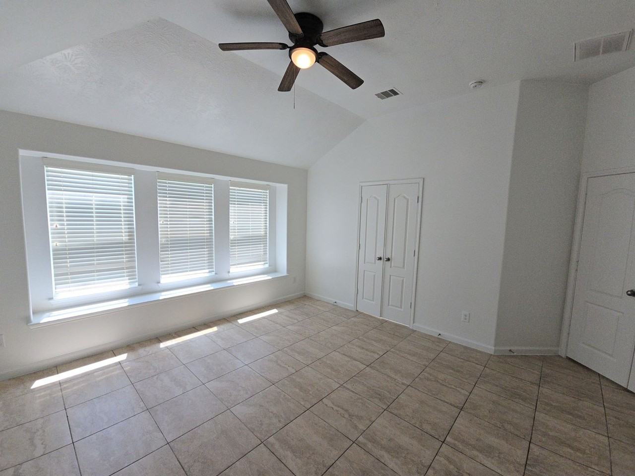 1306 Squire Dr - Photo 5 of 29