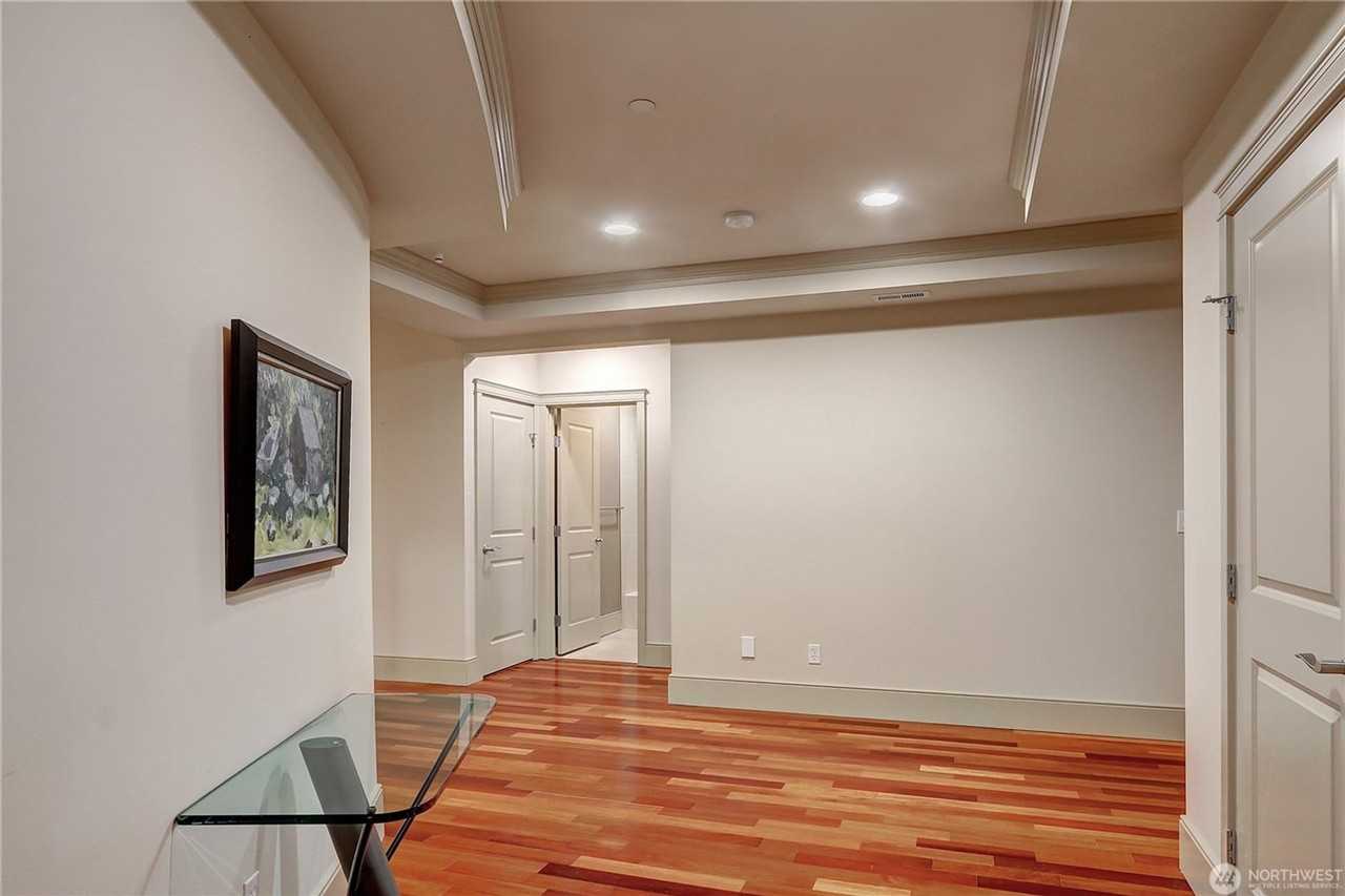 302 5th Ave #103 - Photo 3 of 20