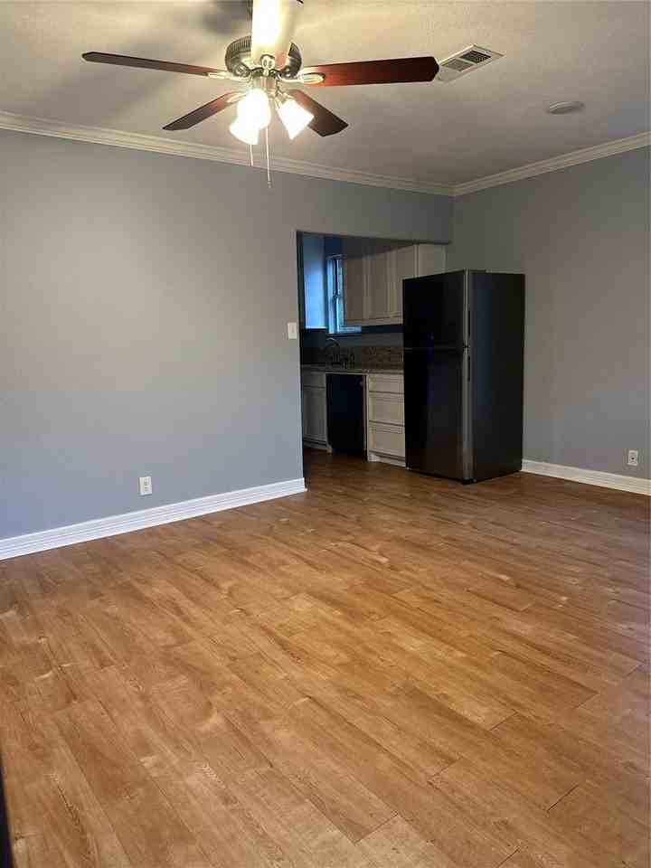 6390 Bonanza Dr - Photo 2 of 32