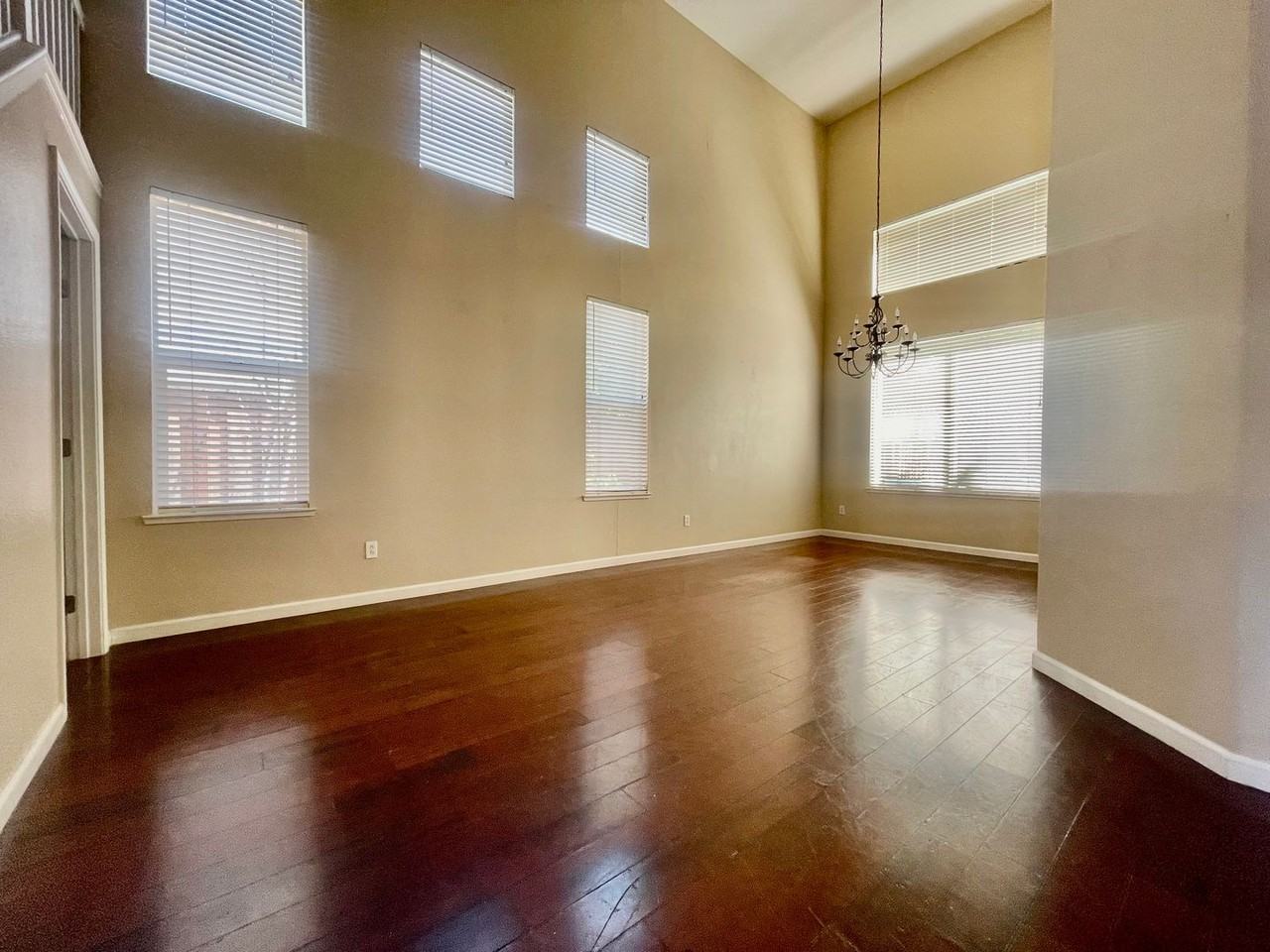 760 Cherry Tree Ct - Photo 2 of 19