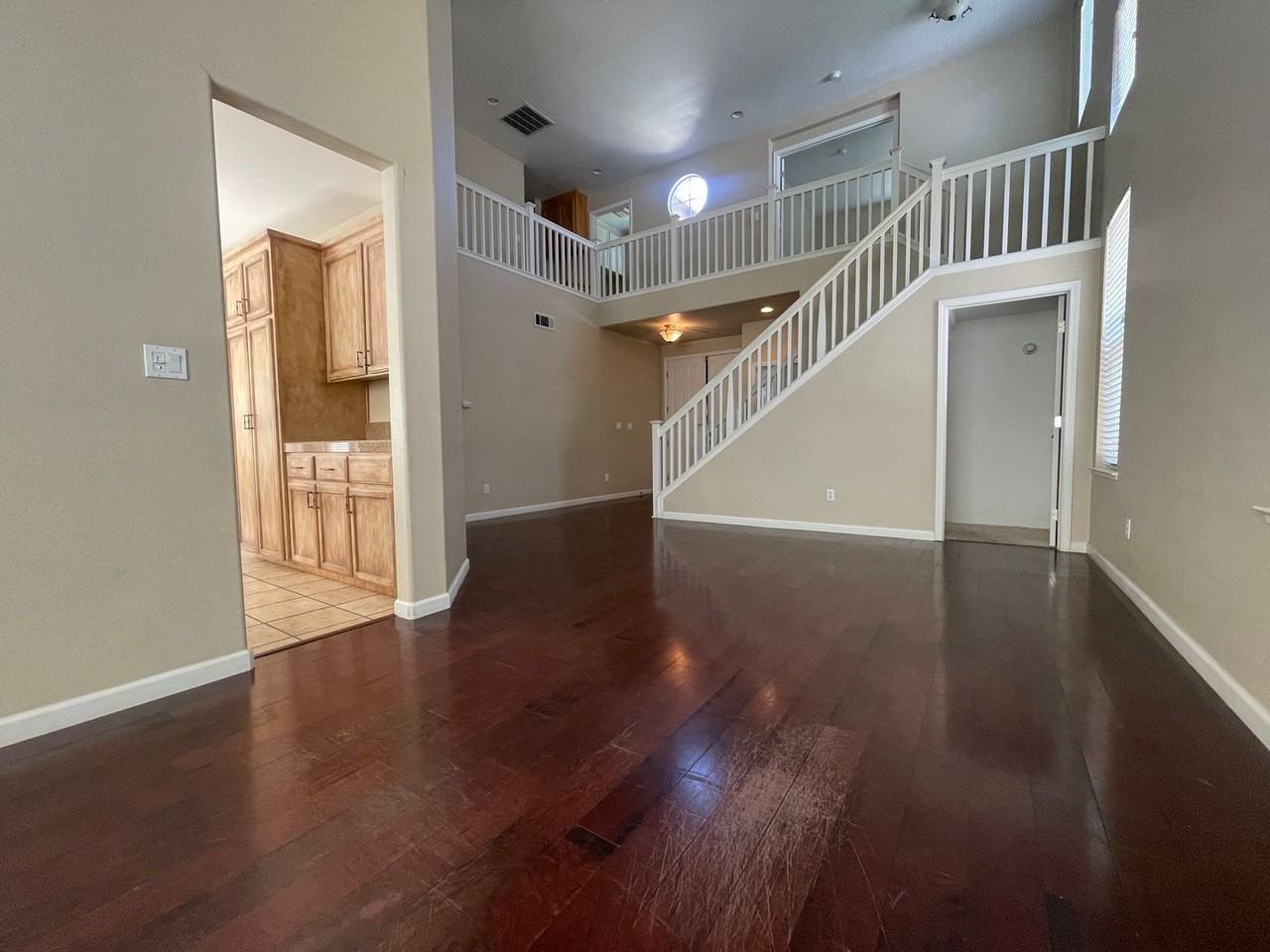 760 Cherry Tree Ct - Photo 3 of 19