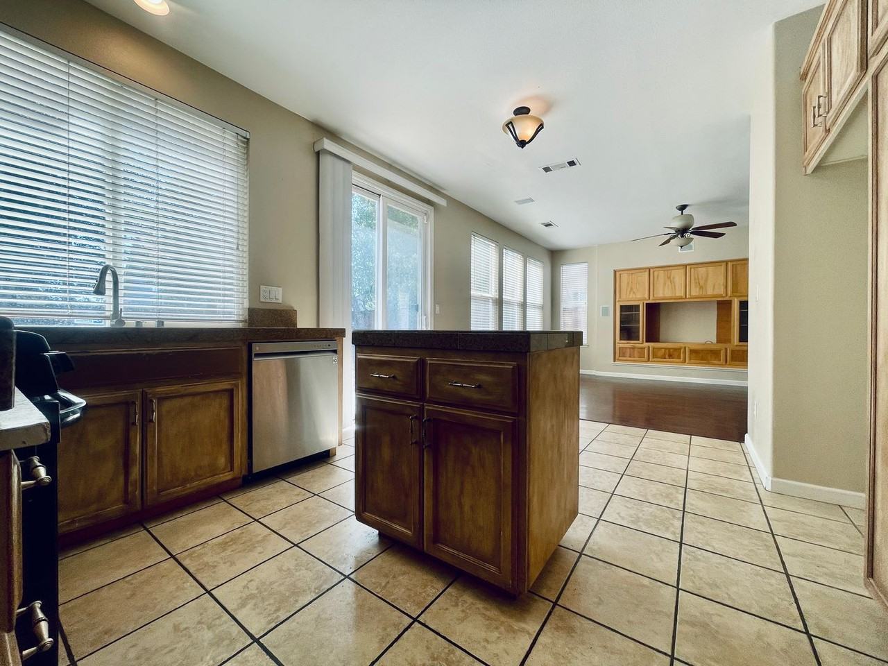760 Cherry Tree Ct - Photo 4 of 19