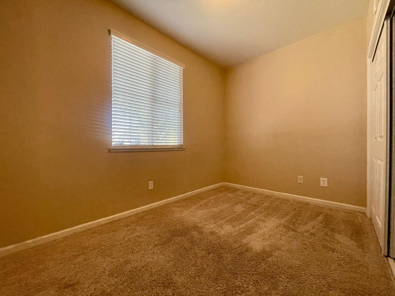760 Cherry Tree Ct - Photo 7 of 19