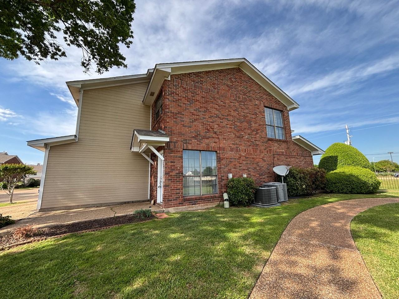 12 Meadow Creek Dr - Photo 2 of 11