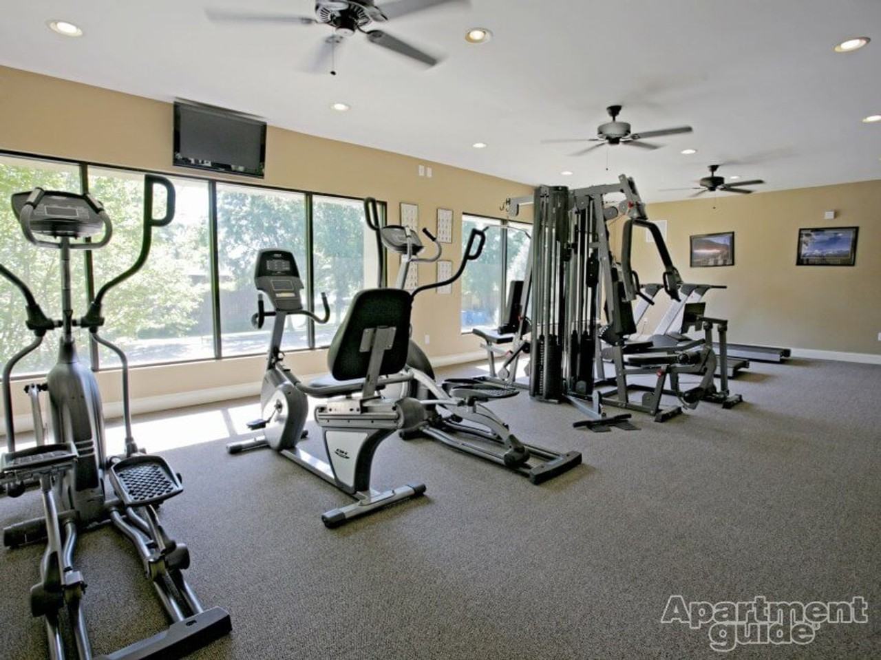 1215 Old Manor Rd - Photo 6 of 16