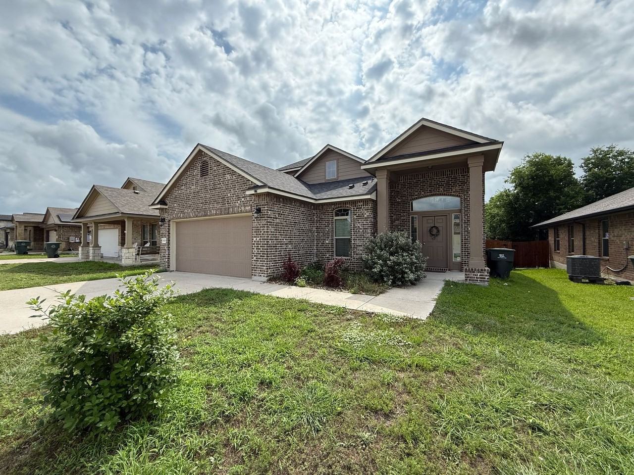 6329 Tess Rd - Photo 2 of 30