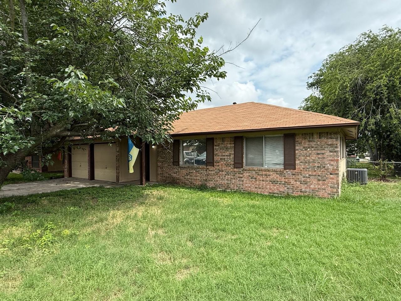 1017 Westover Dr - Photo 2 of 23