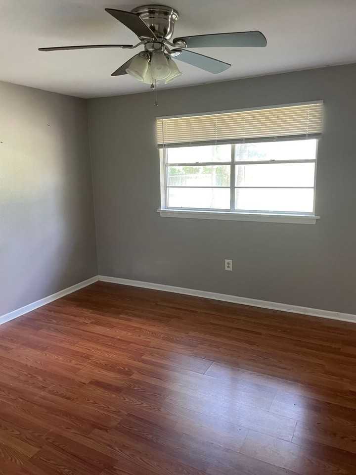 3524 Nelson St - Photo 4 of 15
