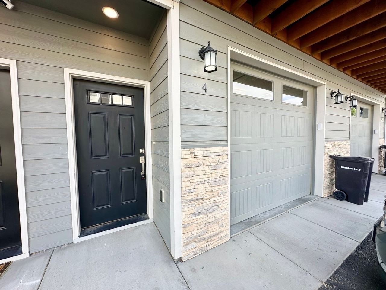 2600 Racquet Ln #4 - Photo 4 of 50