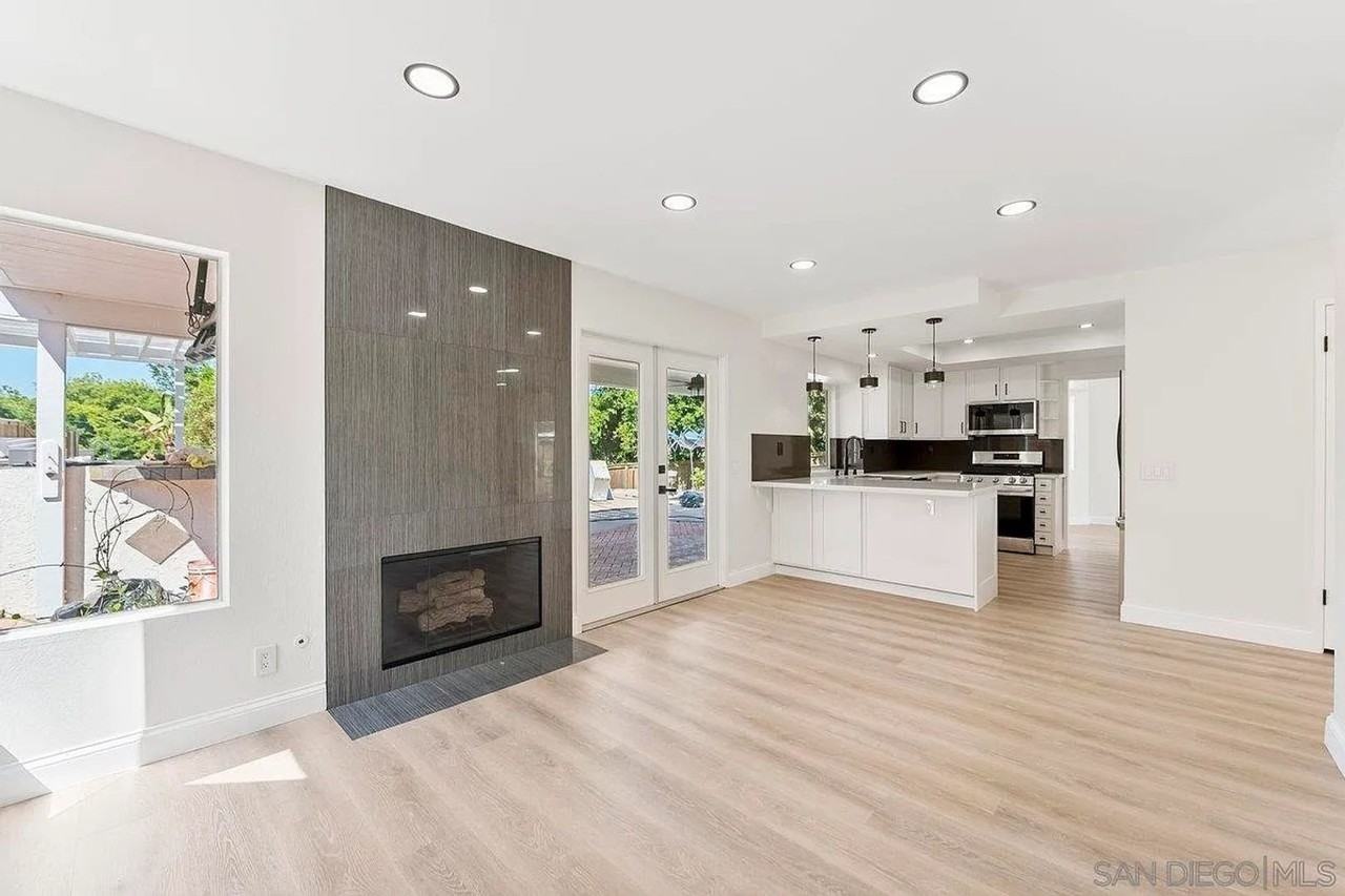 1716 Bronco Way - Photo 3 of 17