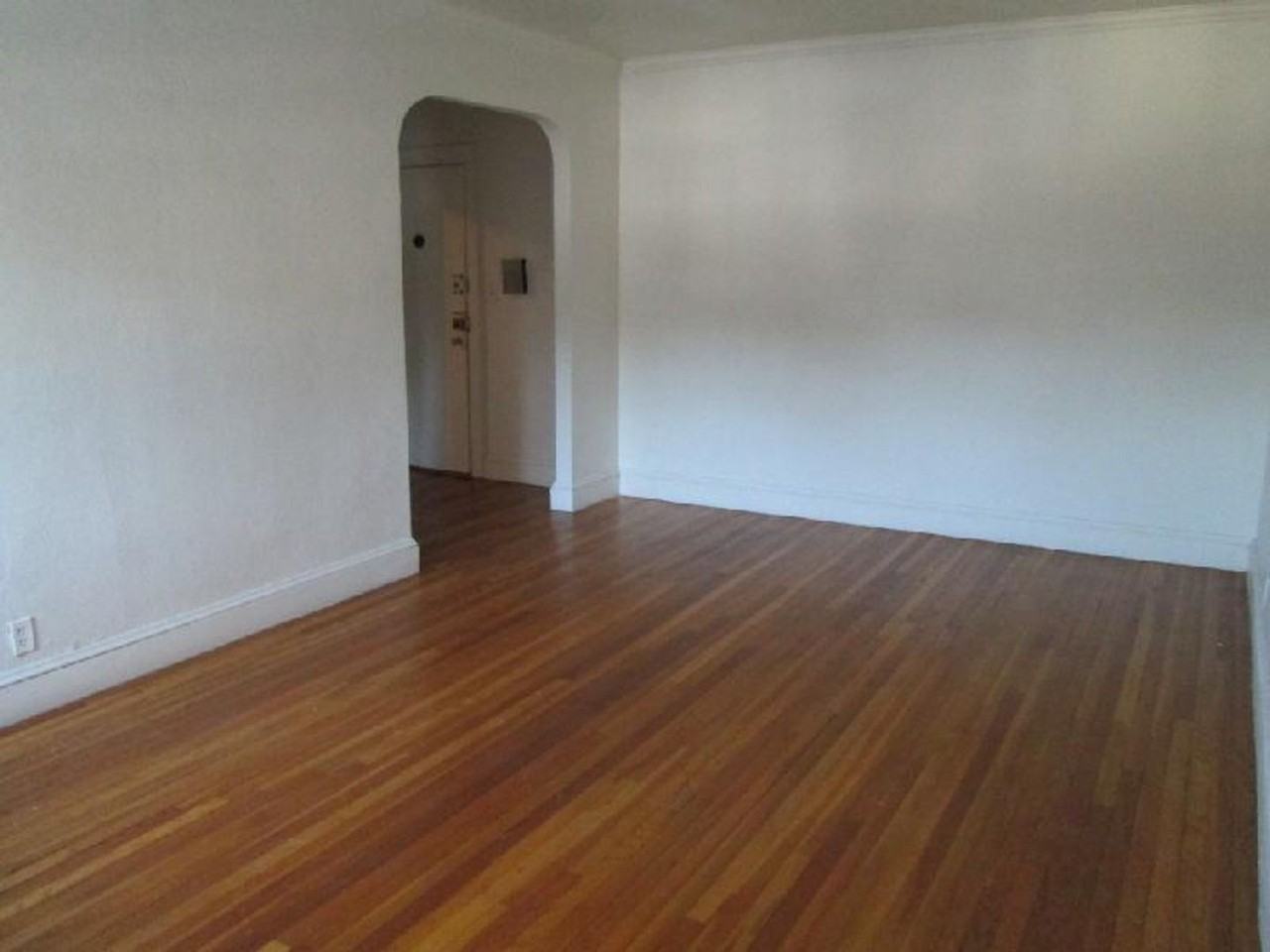 2045 Commonwealth Ave - Photo 4 of 8