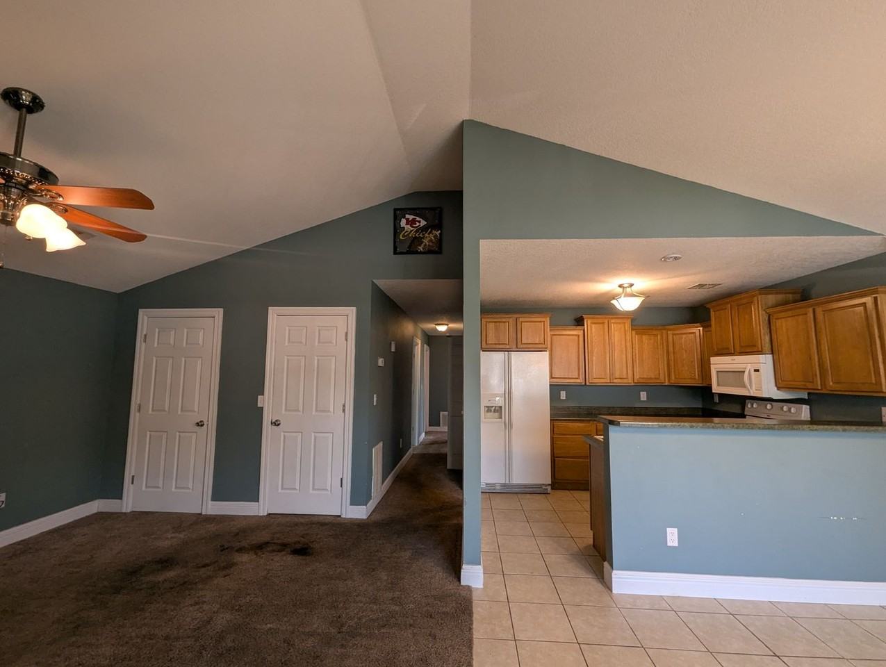 327 S Roane St - Photo 2 of 15