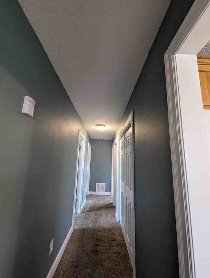 327 S Roane St - Photo 6 of 15