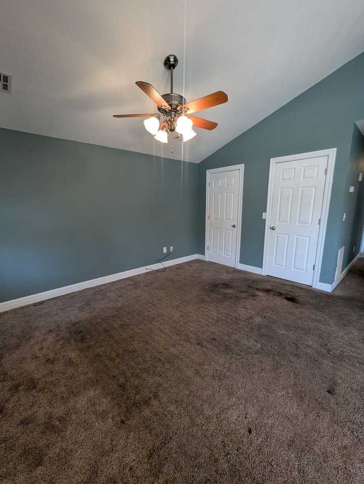 327 S Roane St - Photo 7 of 15