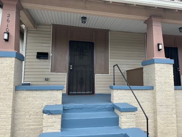 Franklin Ave. Duplex - Photo 2 of 12