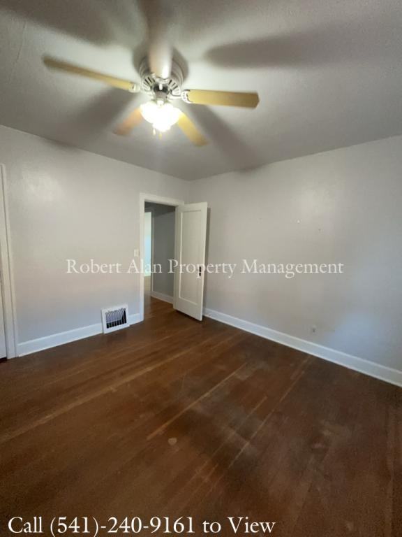 24 Nw 10th St - Photo 4 of 11