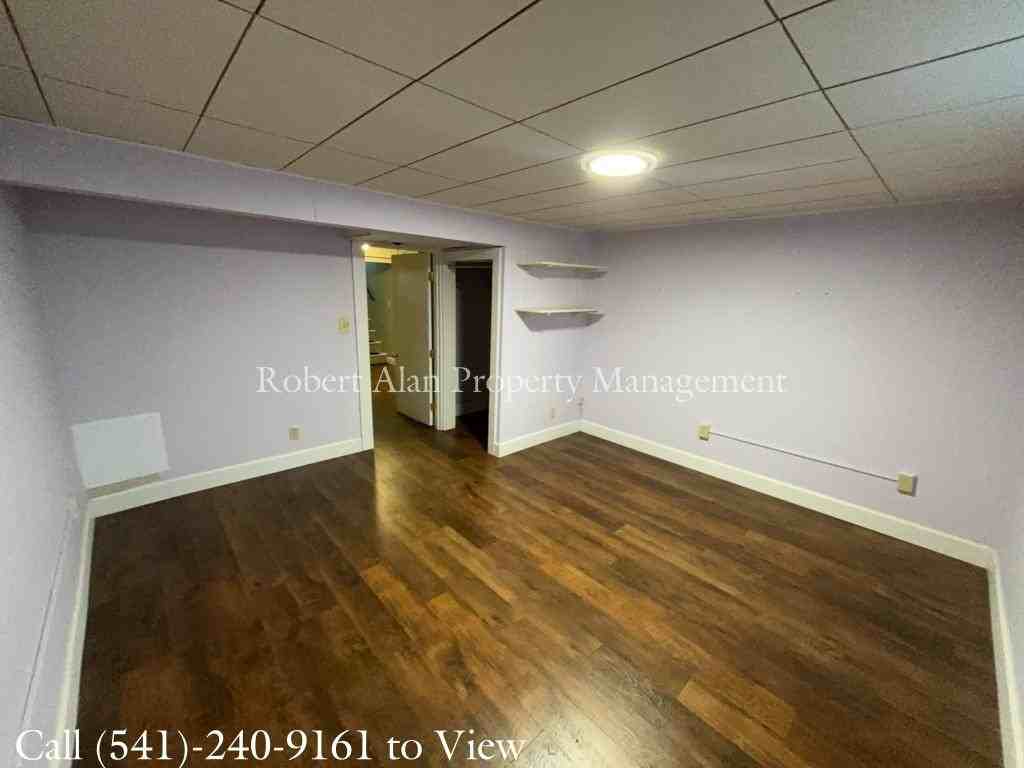 24 Nw 10th St - Photo 6 of 11