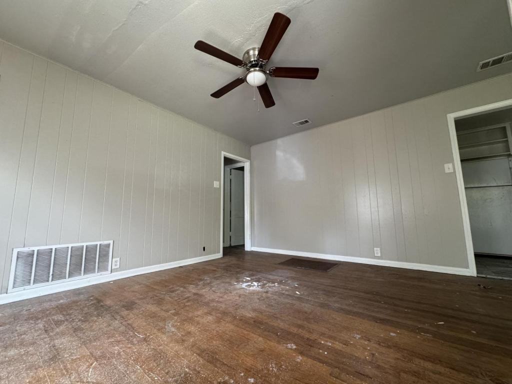 1508 S 43rd St - Photo 2 of 6