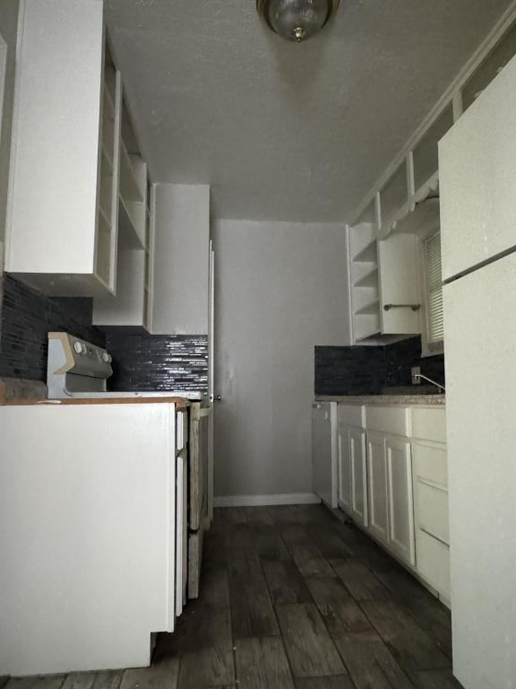 1508 S 43rd St - Photo 3 of 6